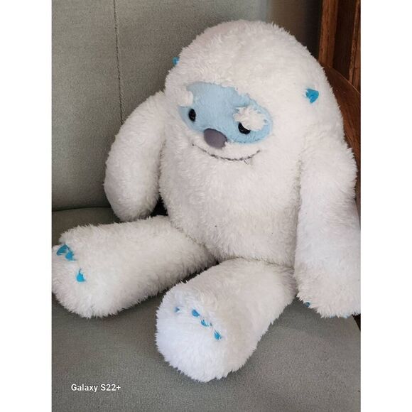 YETI, Big Foot, "Small Foot," "Abominable" Aurora brand plush toy - Picture 1 of 11